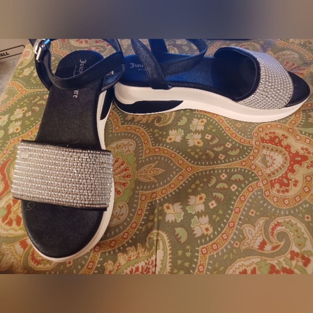 Juicy Couture size 8 black silver beaded sandals low heels shoes